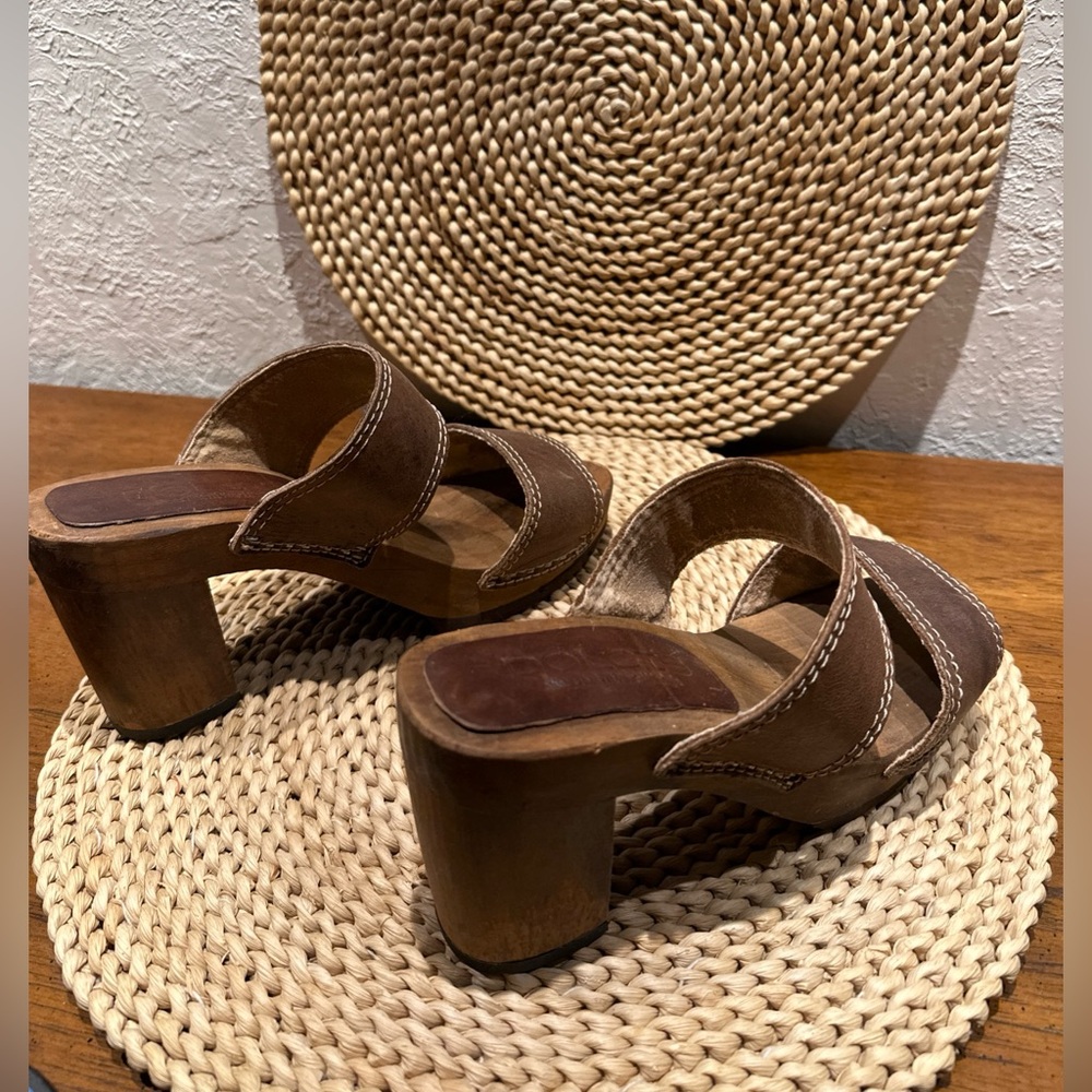 Brown Leather Women's Sandals - Picture 4 of 7